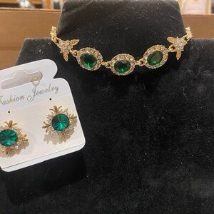 Emerald Colored Gemstones and Gold Jewelry Set